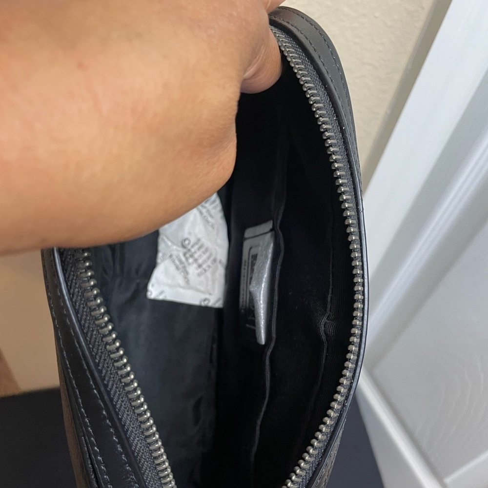 Coach Crossbody - Picture 4 of 8